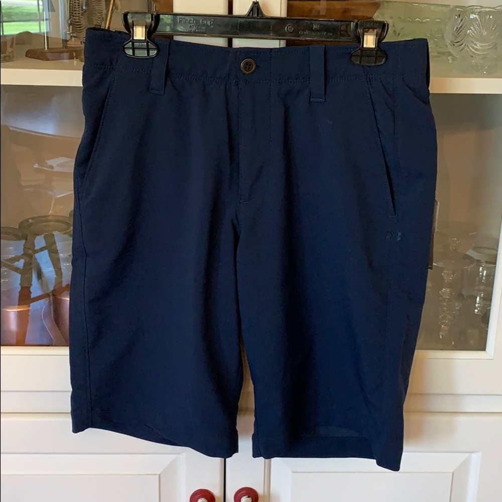 Men’s Under Armour golf shorts